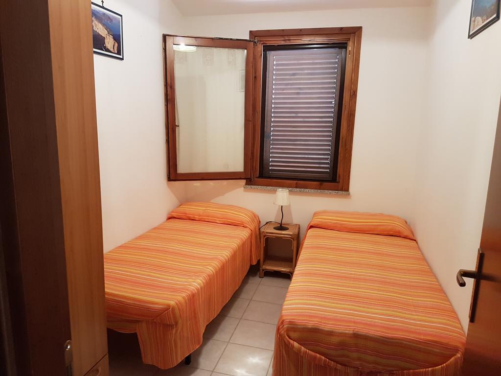 Casa Giovanna Porto Pino Luaran gambar